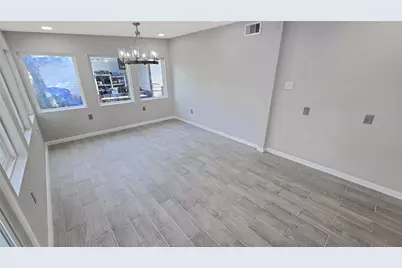 121 Wisteria Street, Lake Jackson, TX 77566 - Photo 6
