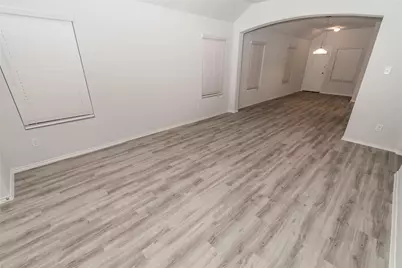 8814 J C Oaks Circle, Houston, TX 77028 - Photo 6