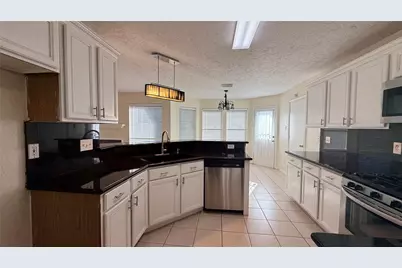 106 Crimson Bay Drive, League City, TX 77573 - Photo 10