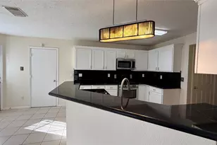 106 Crimson Bay Dr, League City, TX 77573 - Photo 12
