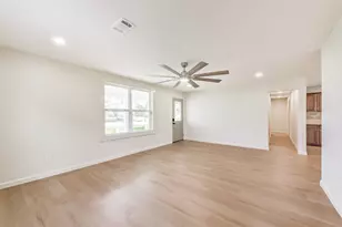 320 S Jamison St, La Porte, TX 77571 - Photo 8