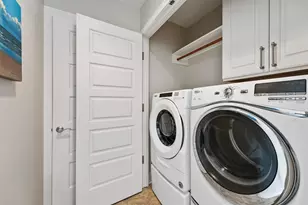 801 E Beach Dr, Galveston, TX 77550 - Photo 16