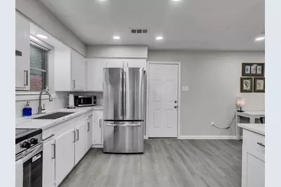 705 Littlewood Street, Baytown, TX 77521 - Photo 6