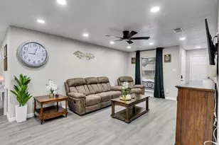 705 Littlewood St, Baytown, TX 77521 - Photo 12