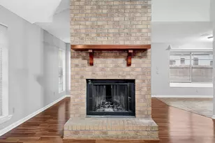 830 S 6th St, La Porte, TX 77571 - Photo 12