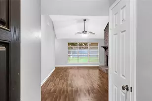 830 S 6th St, La Porte, TX 77571 - Photo 28