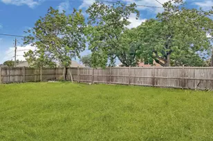 830 S 6th St, La Porte, TX 77571 - Photo 42