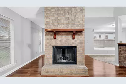 830 S 6th Street, La Porte, TX 77571 - Photo 12