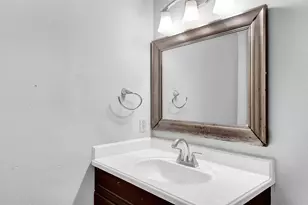 830 S 6th St, La Porte, TX 77571 - Photo 20