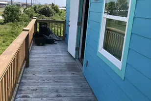 1021 N Sage Rd, Crystal Beach, TX 77650 - Photo 4