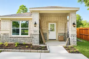 142B College St, Fresno, TX 77545 - Photo 1