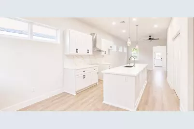 142B College Street, Fresno, TX 77545 - Photo 8