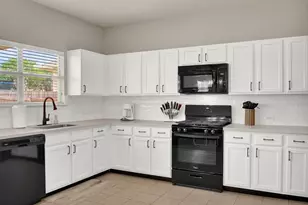 19103 Bressingham Dr, Tomball, TX 77375 - Photo 12