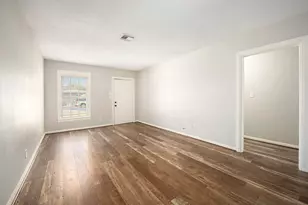 10406 Wiggins St, Houston, TX 77029 - Photo 2