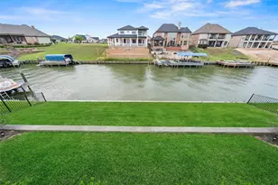 10812 Bourbon St, Willis, TX 77318 - Photo 34