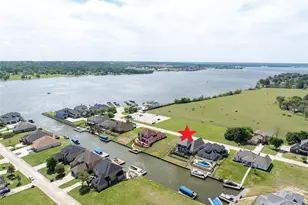 10812 Bourbon St, Willis, TX 77318 - Photo 4