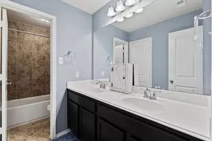 4224 Walnut Bend Dr, Friendswood, TX 77546 - Photo 40