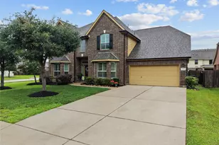 4224 Walnut Bend Dr, Friendswood, TX 77546 - Photo 2