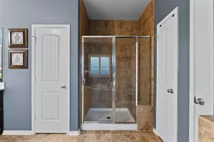 4224 Walnut Bend Dr, Friendswood, TX 77546 - Photo 24