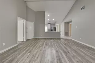 10207 Horseshoe Bend Dr, Houston, TX 77064 - Photo 2