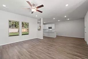 12195 Ridge Top Dr, Conroe, TX 77304 - Photo 8