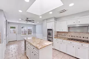 16346 Havenpark Ct, Houston, TX 77059 - Photo 10