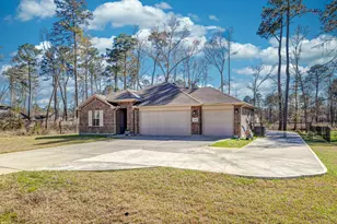 2830 N Colosseum Ct, New Caney, TX 77357 - Photo 2