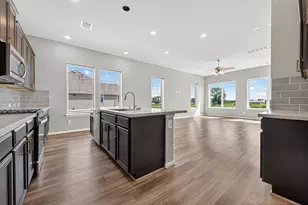 9423 Towne Lake Pkwy, Cypress, TX 77433 - Photo 10