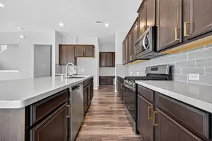 9423 Towne Lake Pkwy, Cypress, TX 77433 - Photo 12