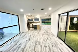 5450 Ariel St, Houston, TX 77096 - Photo 10