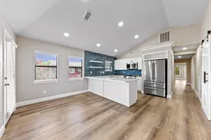 1115 Sunset, San Leon, TX 77539 - Photo 6