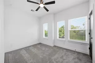 7932 Boy St, Houston, TX 77028 - Photo 20