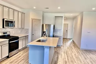 7711 Green Trot Ln, Rosharon, TX 77583 - Photo 4