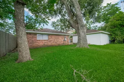9126 Willow Meadow Drive, Houston, TX 77031 - Photo 50