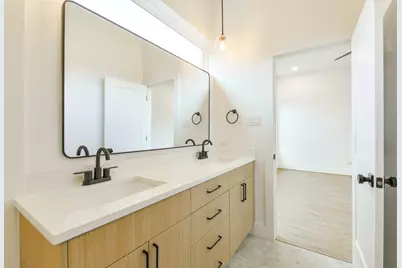 164 Wallace Street, Houston, TX 77022 - Photo 16