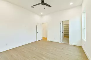 164 Wallace St, Houston, TX 77022 - Photo 14