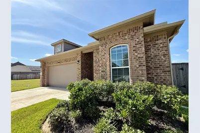 1951 Middle Pass Ln, Angleton, TX 77515 - Photo 2