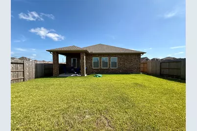 1951 Middle Pass Ln, Angleton, TX 77515 - Photo 8