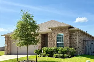1951 Middle Pass Ln, Angleton, TX 77515 - Photo 4