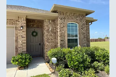 1951 Middle Pass Ln, Angleton, TX 77515 - Photo 2