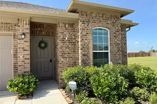 1951 Middle Pass Ln, Angleton, TX 77515 - Photo 2