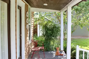 430 Dewees St, Columbus, TX 78934 - Photo 2