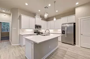 211 S Spotted Fern Dr, Montgomery, TX 77316 - Photo 2