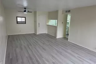 3025 Walnut Bend Ln, Houston, TX 77042 - Photo 4