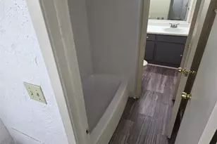 3025 Walnut Bend Ln, Houston, TX 77042 - Photo 24