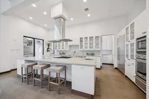 118 Tuam St, Houston, TX 77006 - Photo 24
