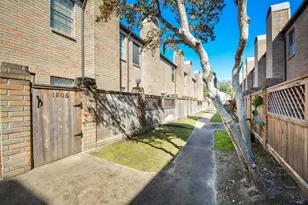 9850 Pagewood Ln, Houston, TX 77042 - Photo 1