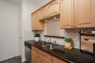 9850 Pagewood Ln, Houston, TX 77042 - Photo 8