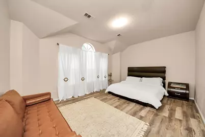 7902 Belterraza Court, Houston, TX 77083 - Photo 22