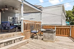 2813 Ave P, Galveston, TX 77550 - Photo 2